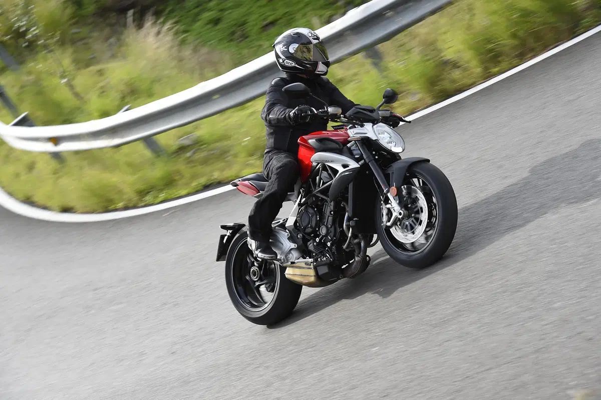 MV Agusta Brutale 800 2016 (8)