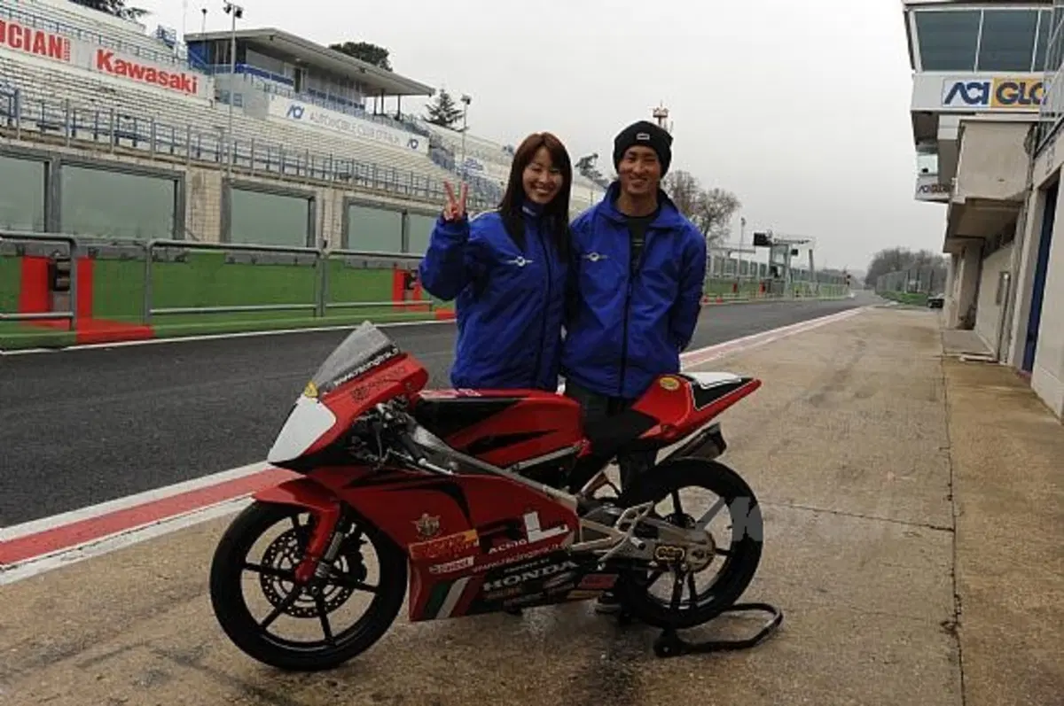 Moriwaki MD 250 H (3)