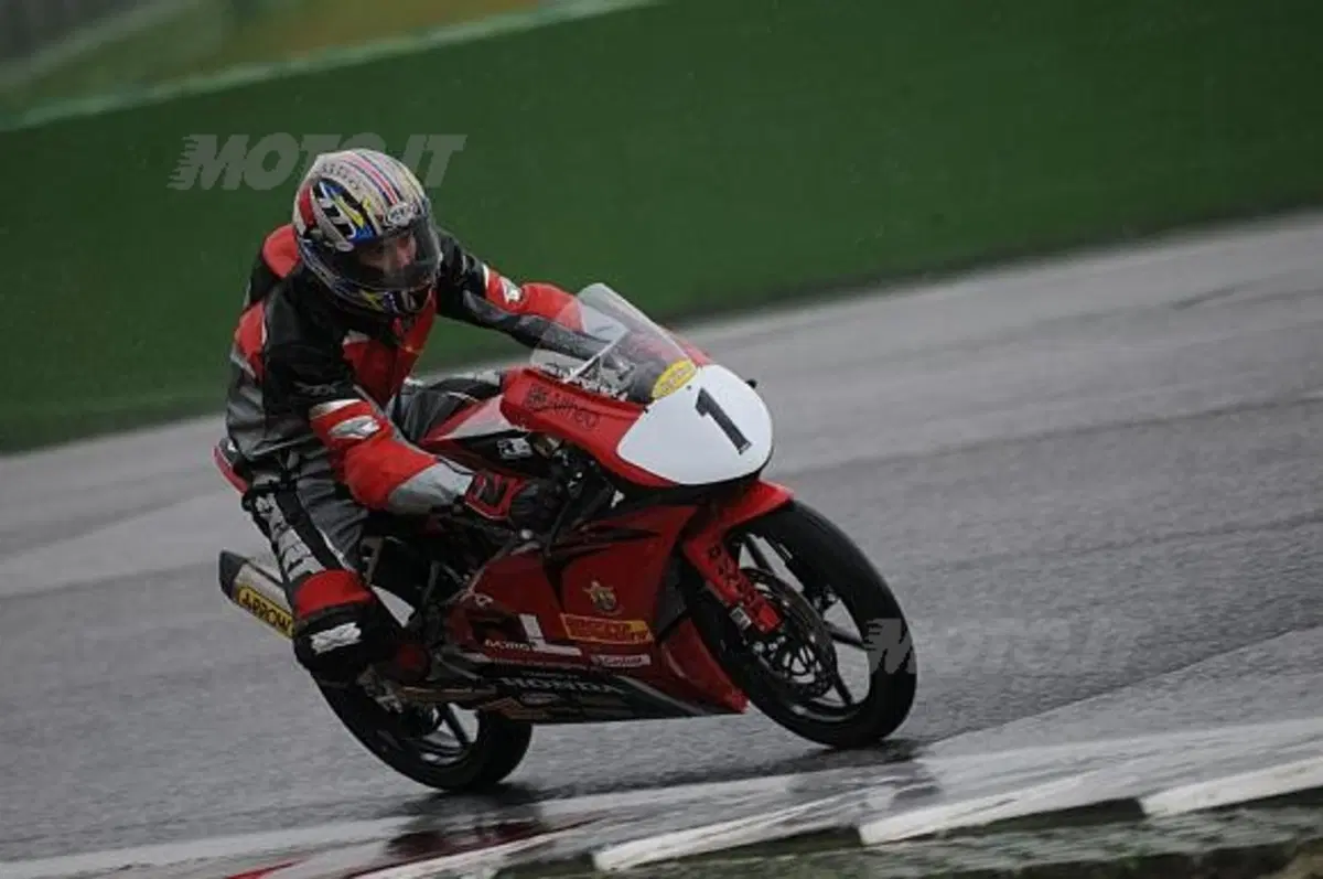Moriwaki MD 250 H (8)