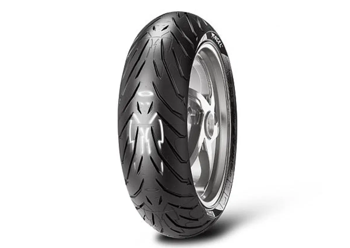 Pirelli e Troy Bayliss per presentare Angel ST (2)
