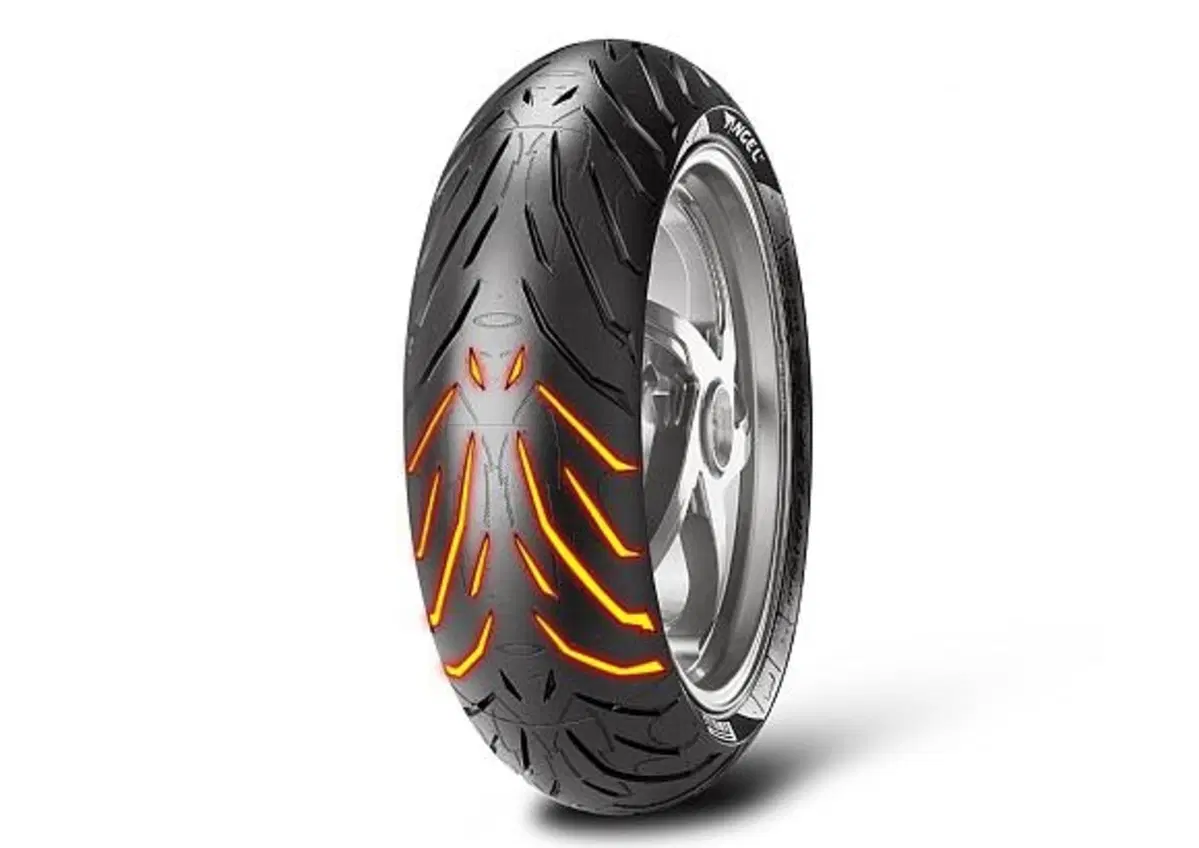 Pirelli e Troy Bayliss per presentare Angel ST (3)