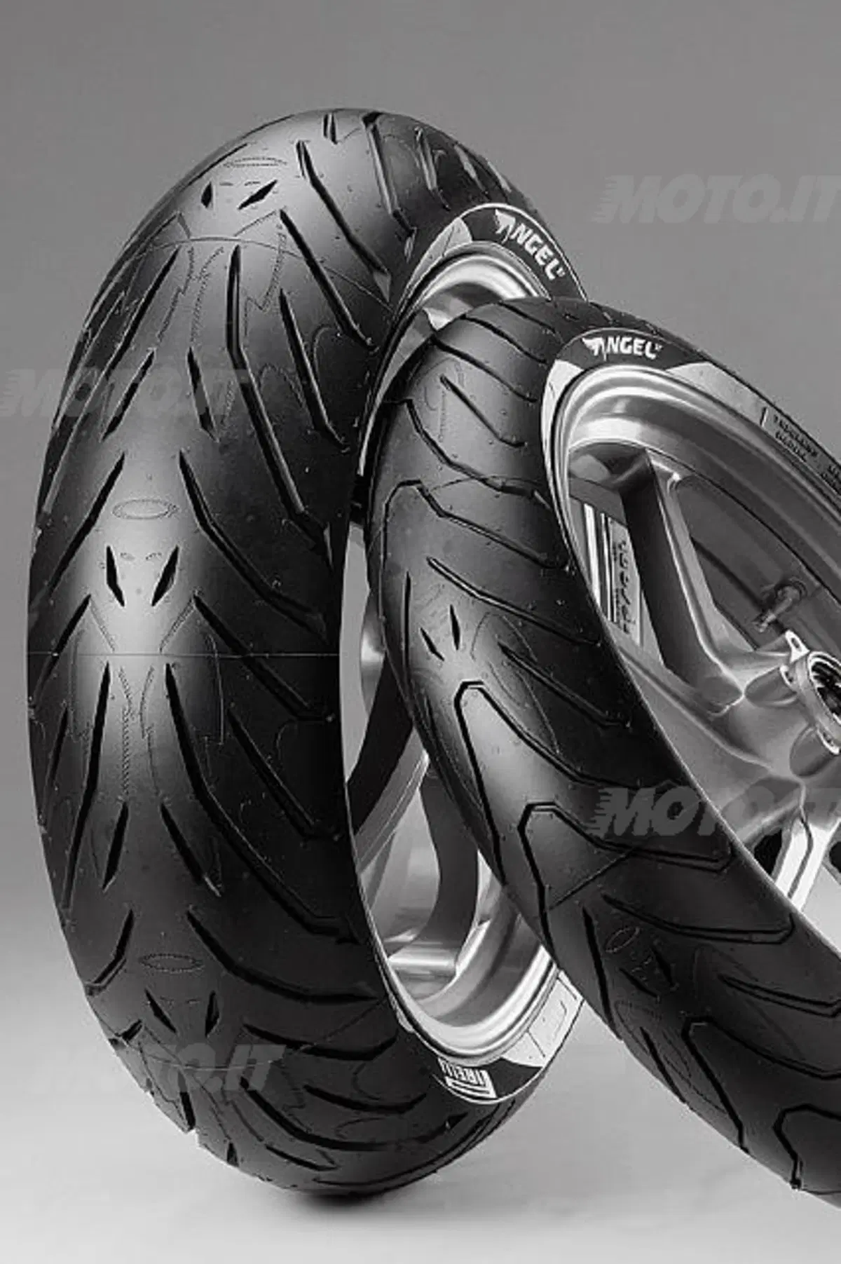 Pirelli e Troy Bayliss per presentare Angel ST (5)