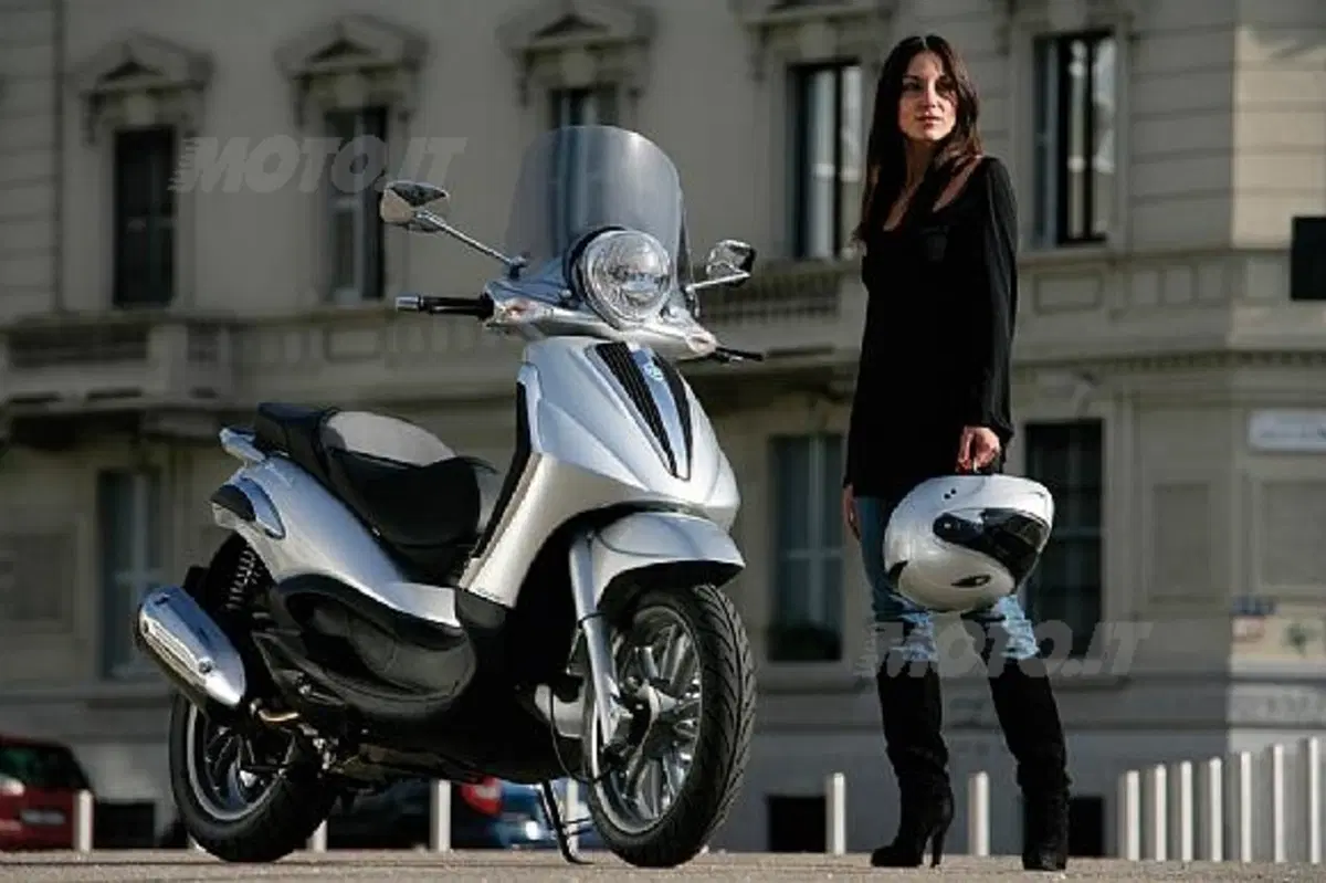 Beverly Tourer  300 (2)