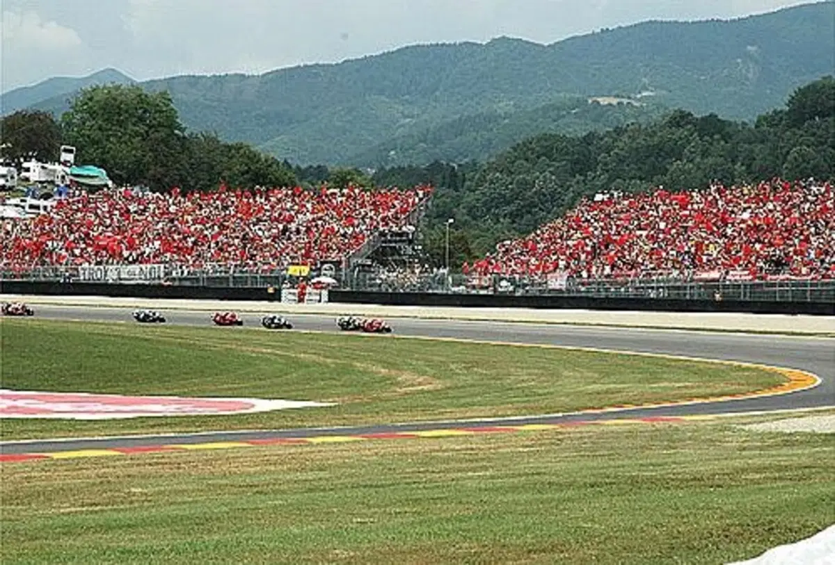 Tribuna Ducati al Mugello (4)