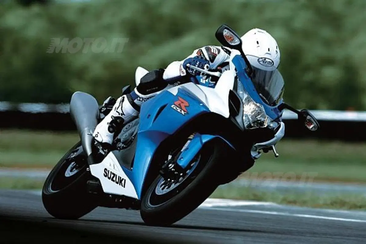GSX-R 1000 K9 costerà 14.880 Euro (3)