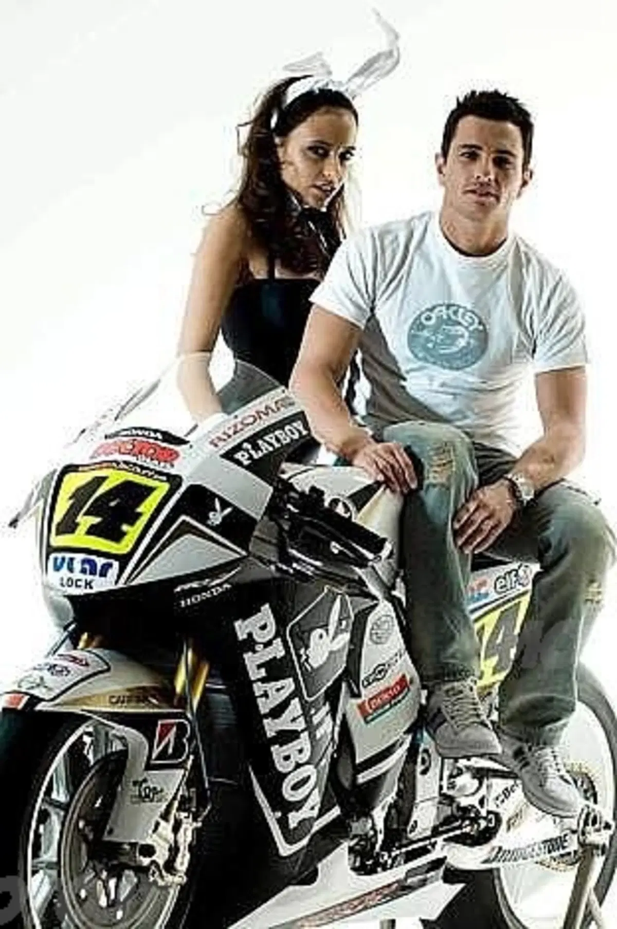 Le conigliette di Playboy arrivano in MotoGP (7)