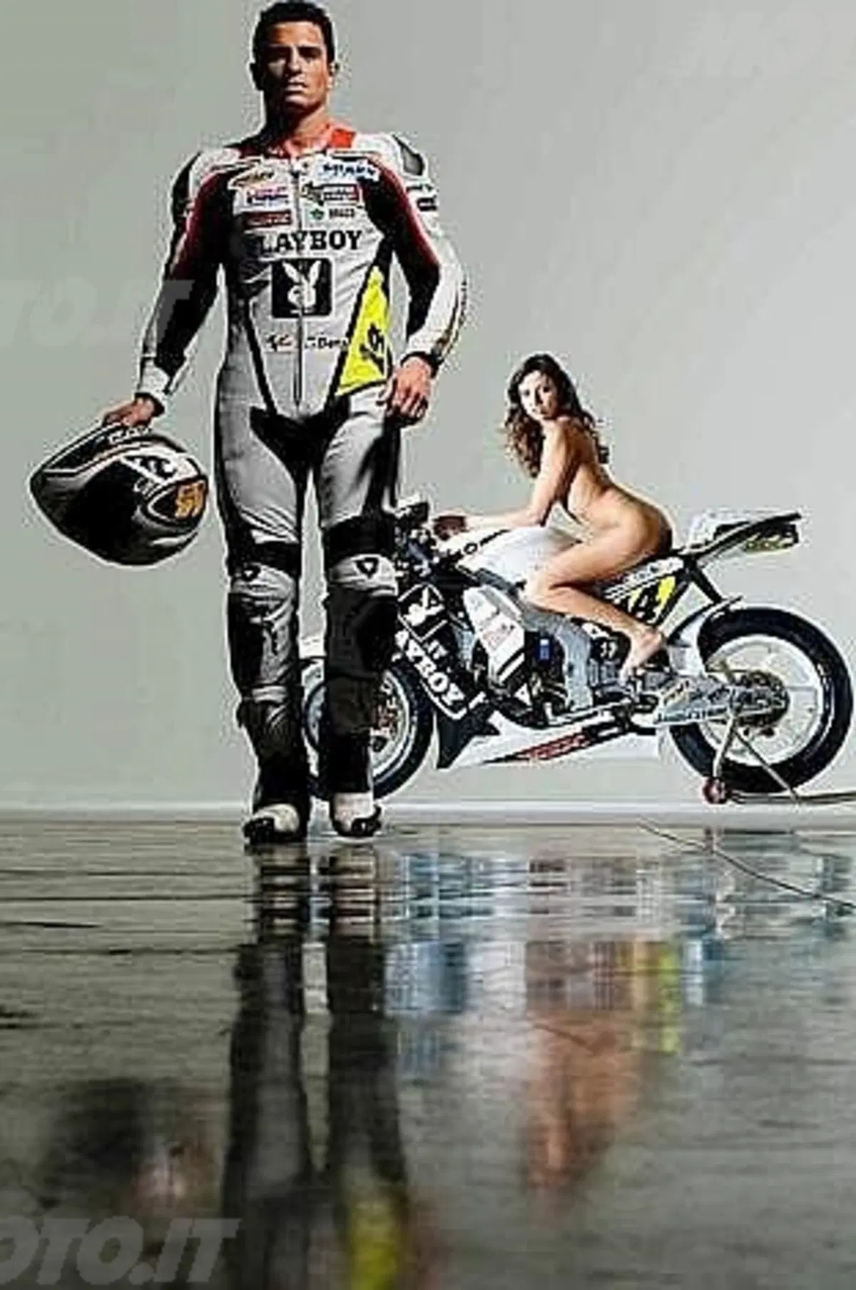Le conigliette di Playboy arrivano in MotoGP (8)