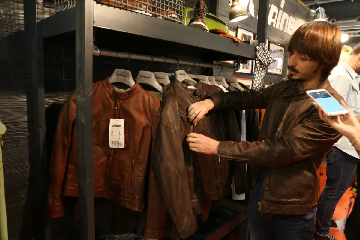Dainese al MBE con la collezione Vintage (3)