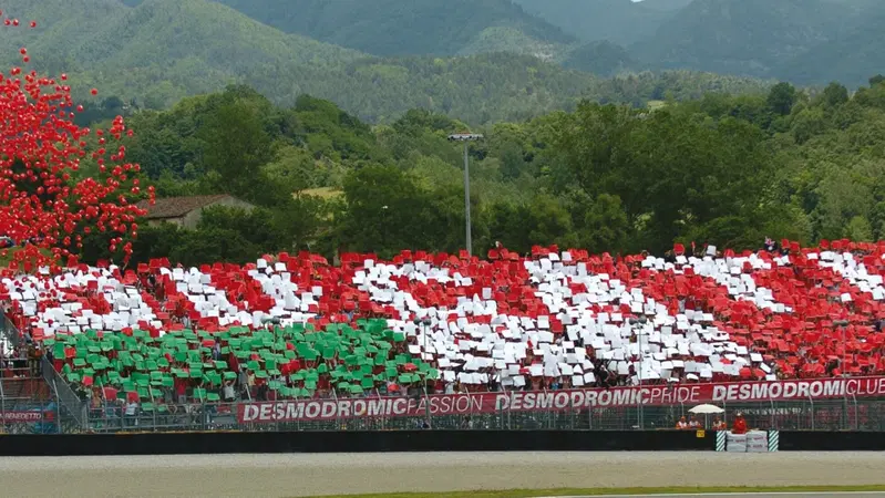 Tribune Ducati, per tifare con Stoner!