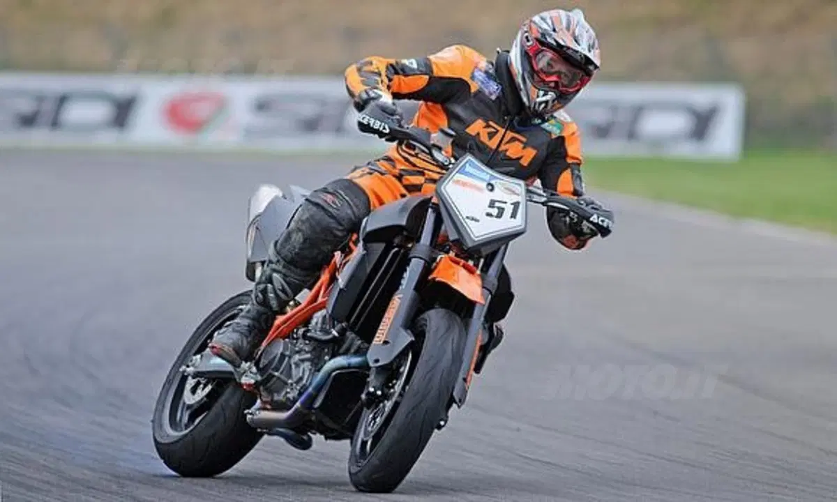 Gara difficile e piovosa per il KTM Italia Team Miglio, ma i giovani si fanno sentire