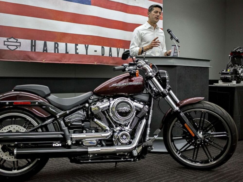 Paul Ryan parla nello stabilimento Harley-Davidson di Menomonee Falls 