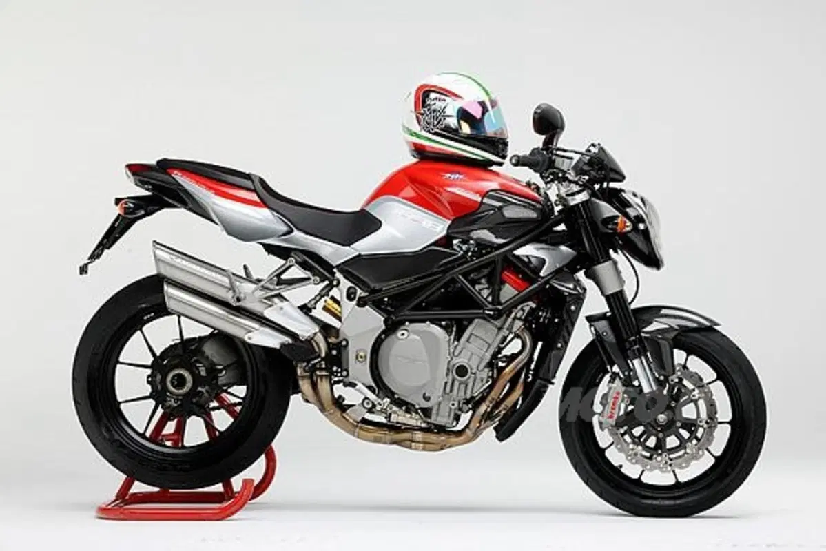 MV fedele alla tradizione sportiva con MV Agusta Corse