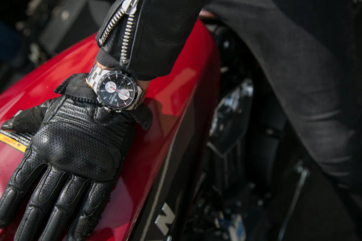 Baume & Mercier e Indian Motorcycle, una giornata in circuito a Vairano per celebrare la partnership (36)