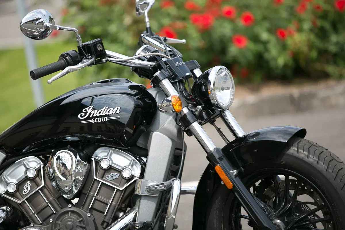 Baume & Mercier e Indian Motorcycle, una giornata in circuito a Vairano per celebrare la partnership (45)