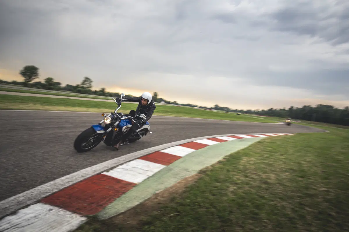 Baume & Mercier e Indian Motorcycle, una giornata in circuito a Vairano per celebrare la partnership (87)
