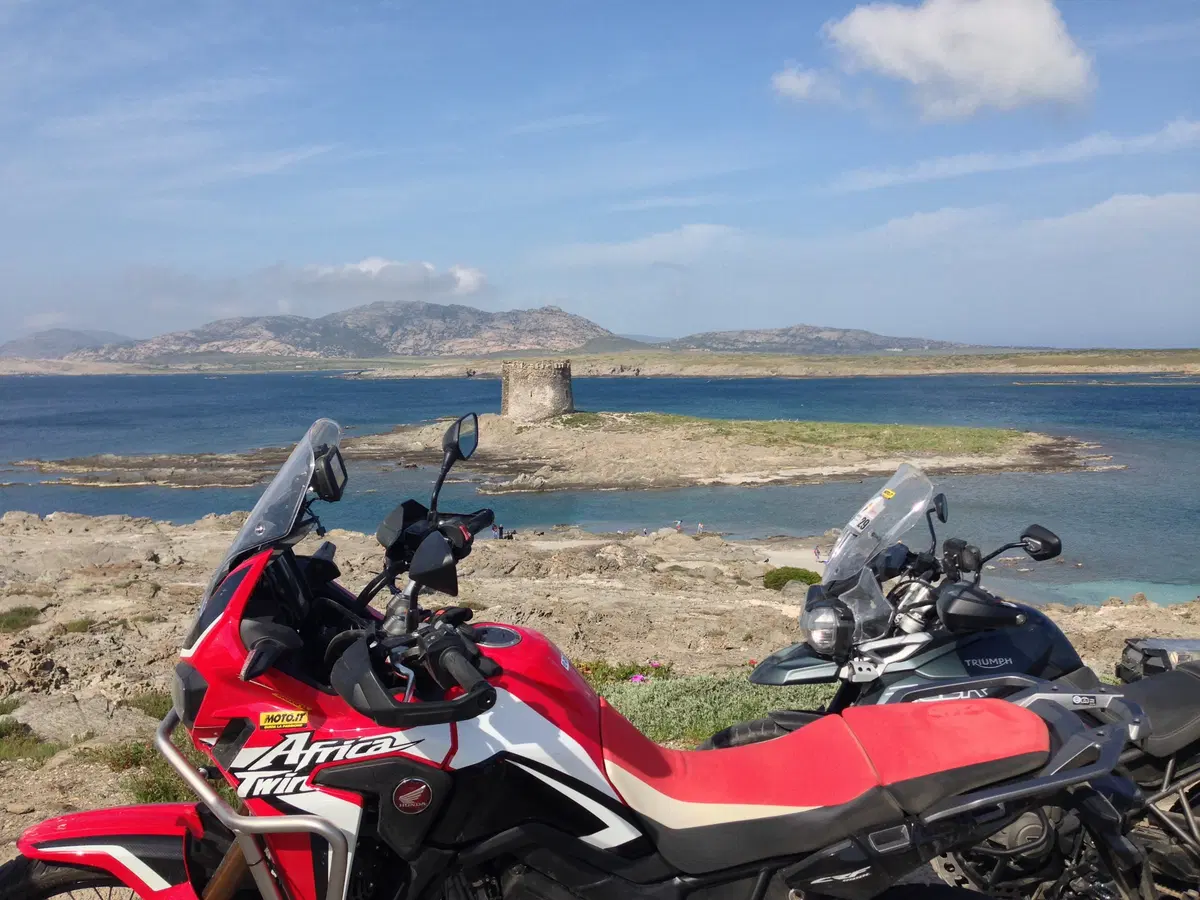 Honda Africa Twin CRF1000L vs Triumph Tiger 800 XCa: la prova On e Off-road (16)