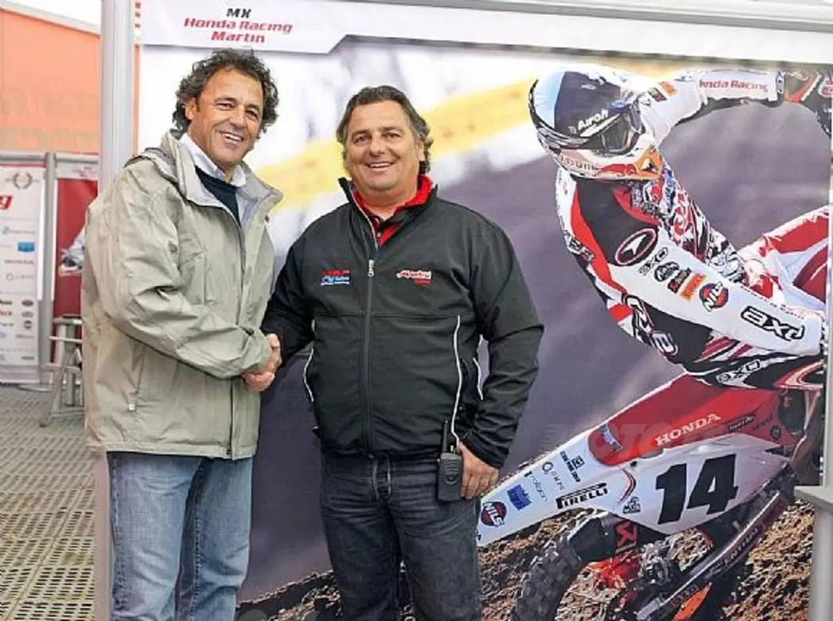 Il logo NILS sulle moto dell'MX Honda Racing Martin (3)