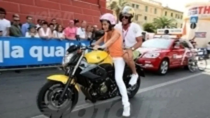 Maddalena Corvaglia e la XJ6 al Giro d'Italia