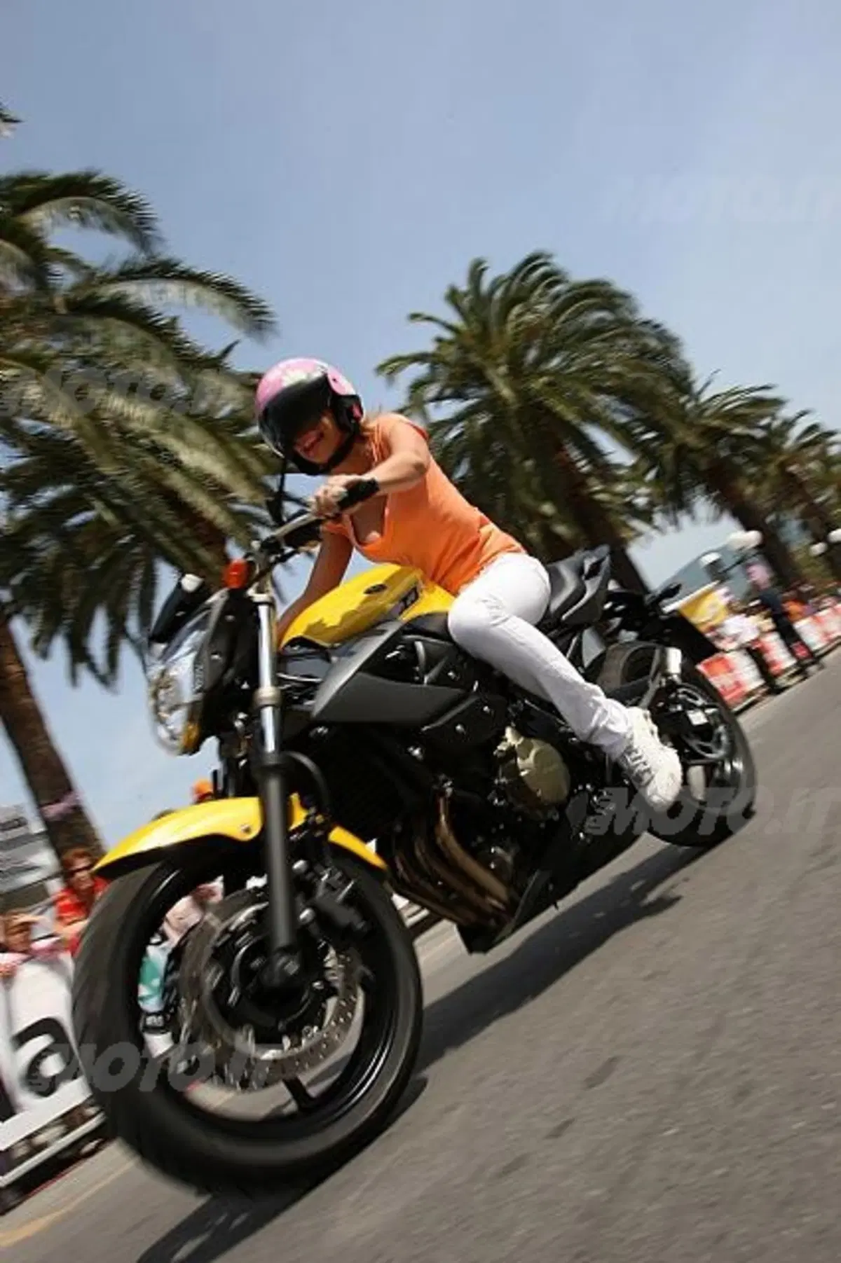 Maddalena Corvaglia e la XJ6 al Giro d'Italia
