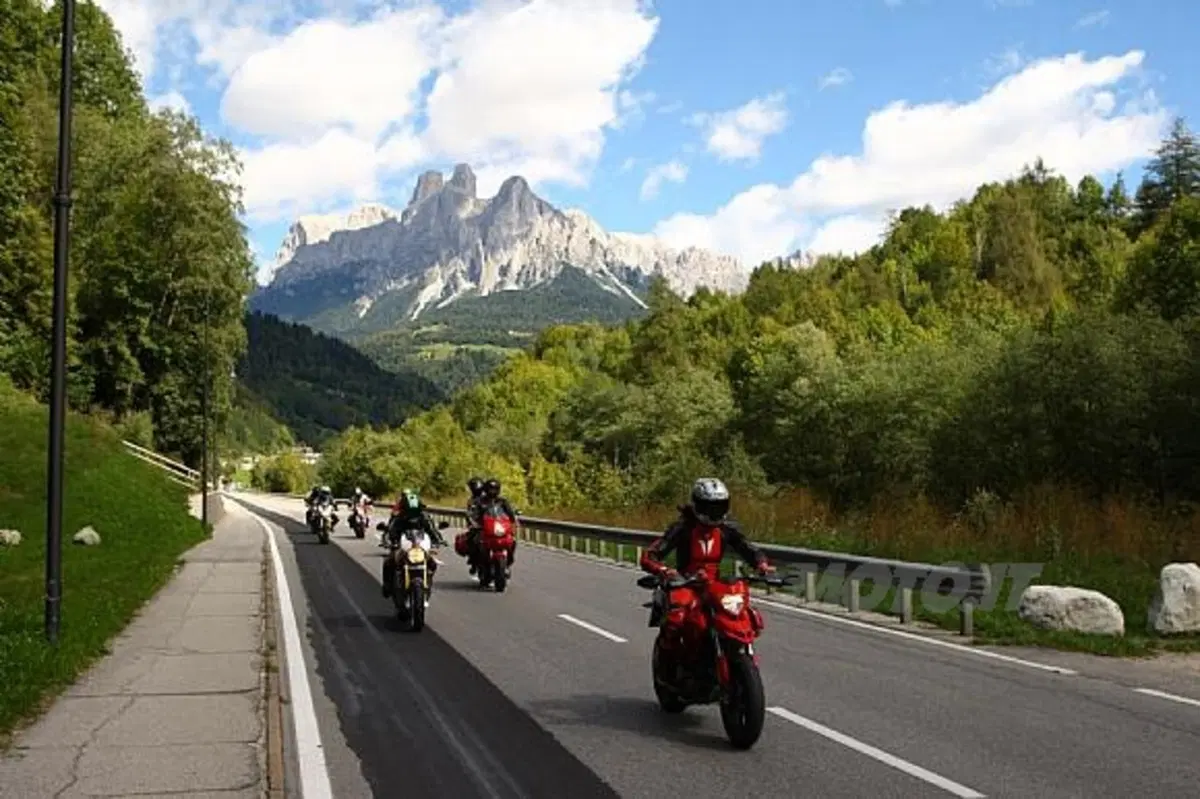 Dainese e AGV lanciano Italian Legendary Tour (4)