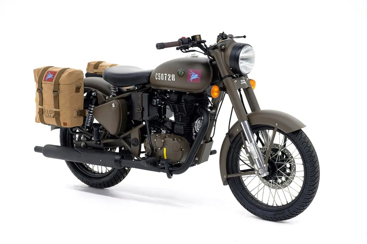 Royal Enfield Pegasus, edizione speciale (da paracadutista) della Classic 500 (4)