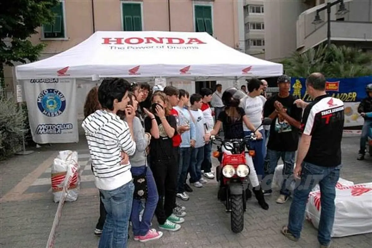 'Muoversi in sicurezza con il ciclomotore'. Grande successo per la settima edizione (2)