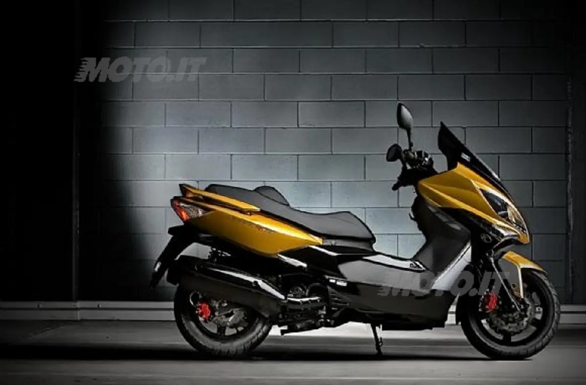 Nuovo Xciting R (3)