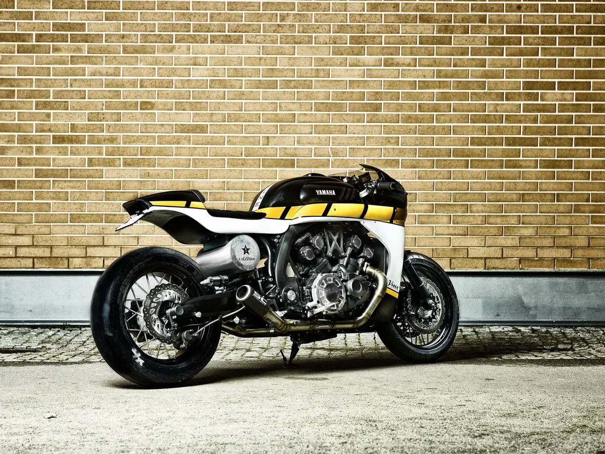 Yamaha VMAX “CS_07 Gasoline” Yard Built (2)