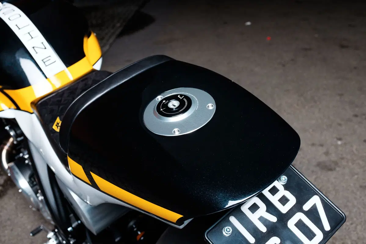 Yamaha VMAX “CS_07 Gasoline” Yard Built (12)