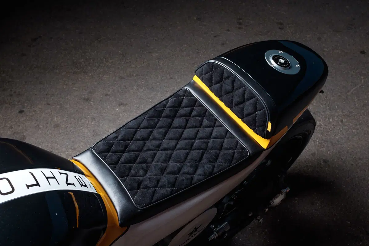 Yamaha VMAX “CS_07 Gasoline” Yard Built (22)
