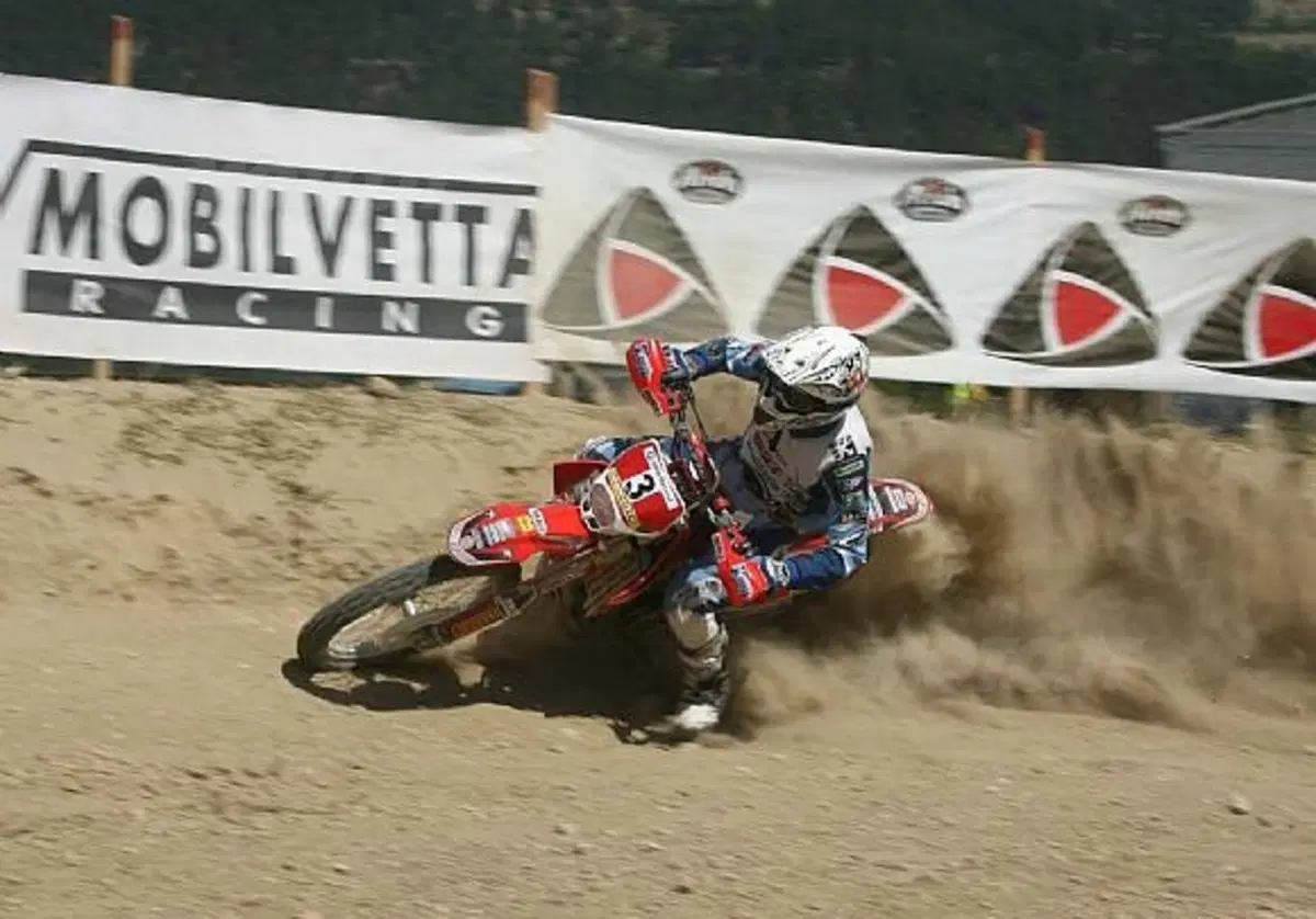 Major, Paoli domina a San Severino Marche (2)