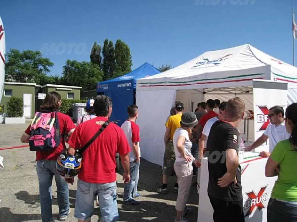 Il BRUX era presente a Misano con la sua Clinica. Grande successo di pubblico e piloti (2)