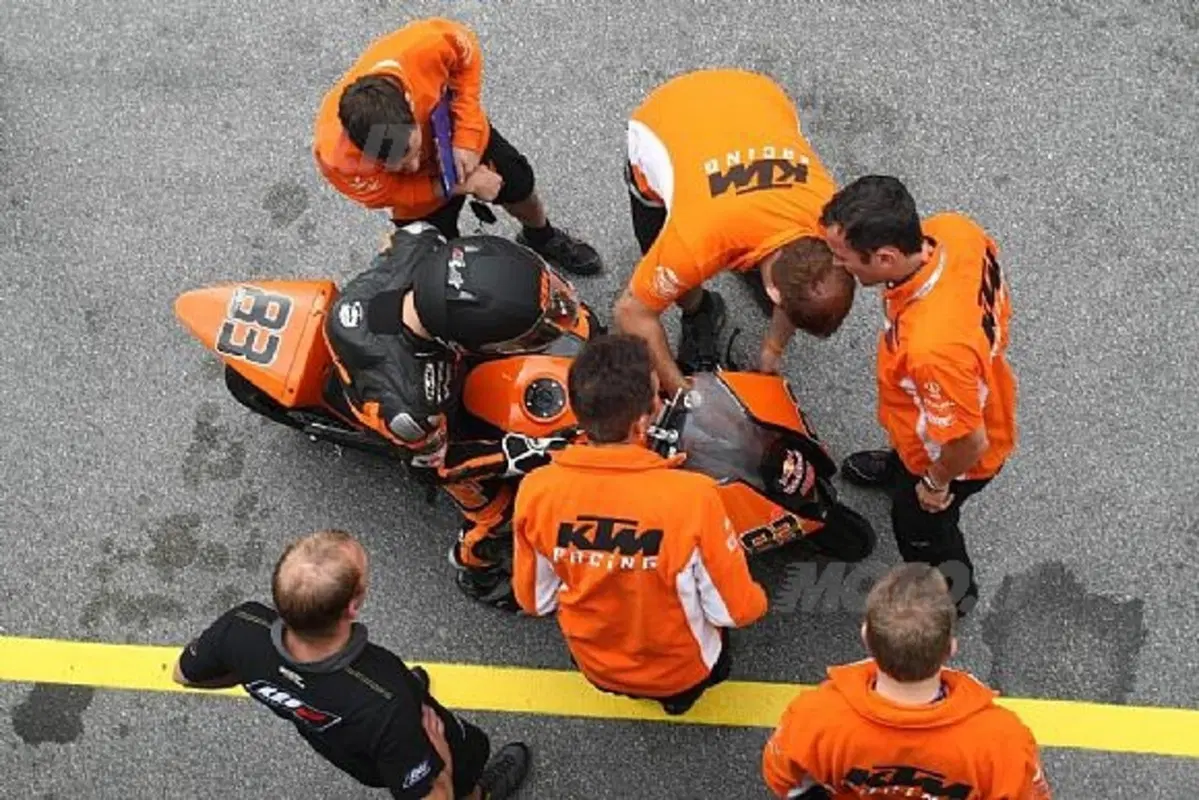 Stefan Nebel e la RC8R sul podio