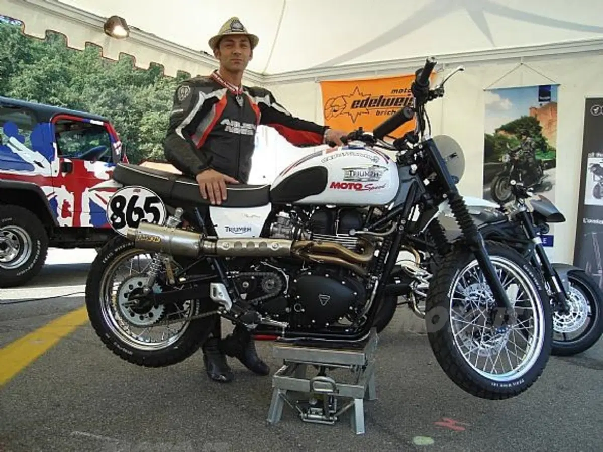 Triumph Day (7)
