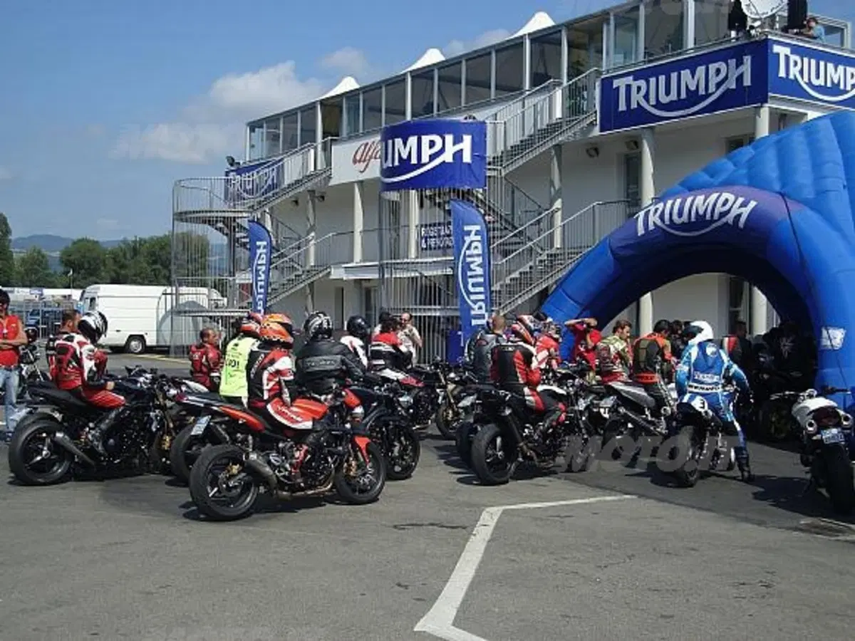 Triumph Day (9)