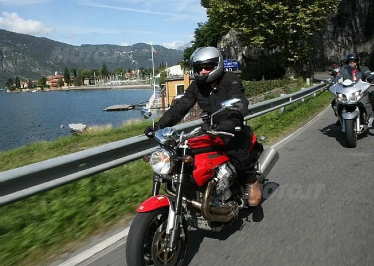 Moto Guzzi  Where Eagles Fly (2)