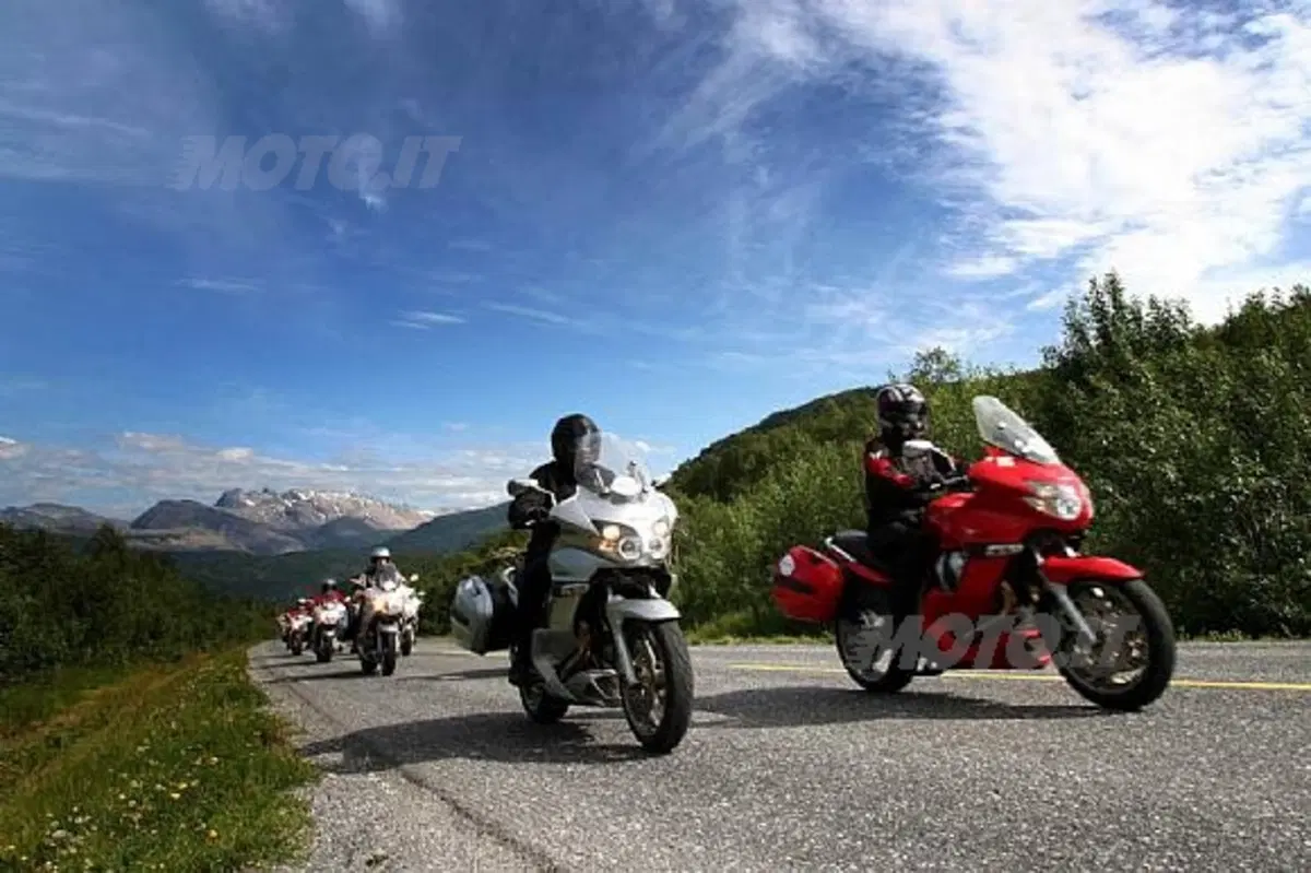 Moto Guzzi  Where Eagles Fly (3)