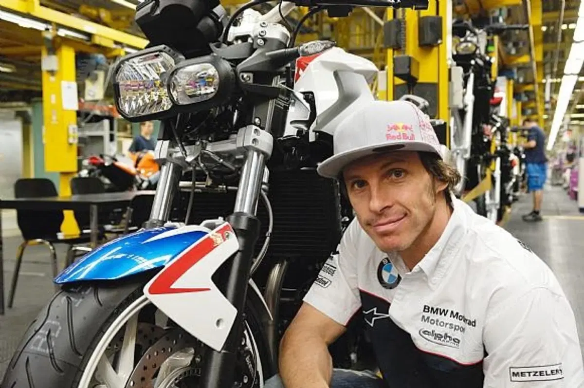 Arriva la F 800 R Chris Pfeiffer Edition (7)