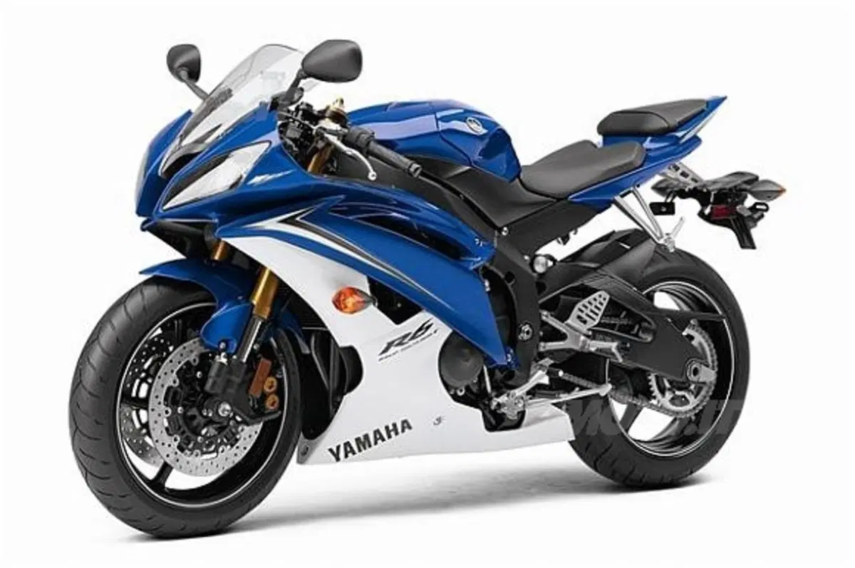 Yamaha R6 2010 (2)