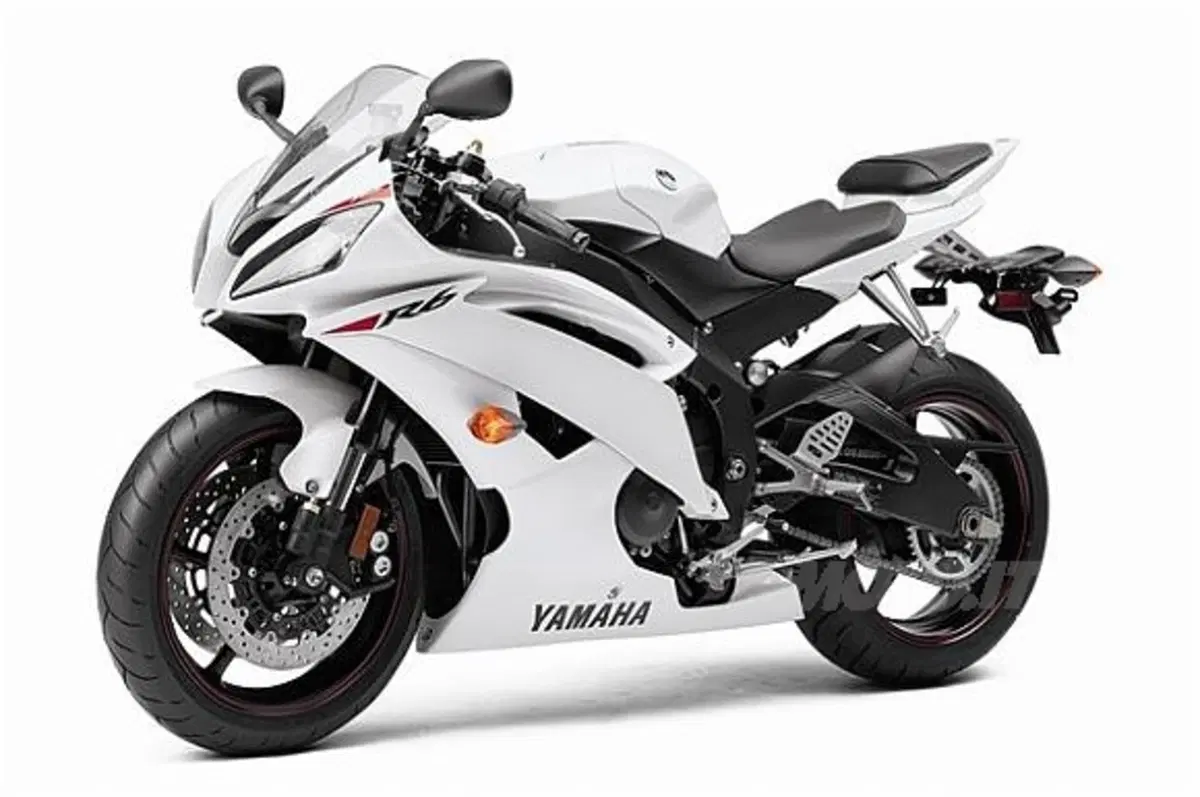 Yamaha R6 2010 (8)