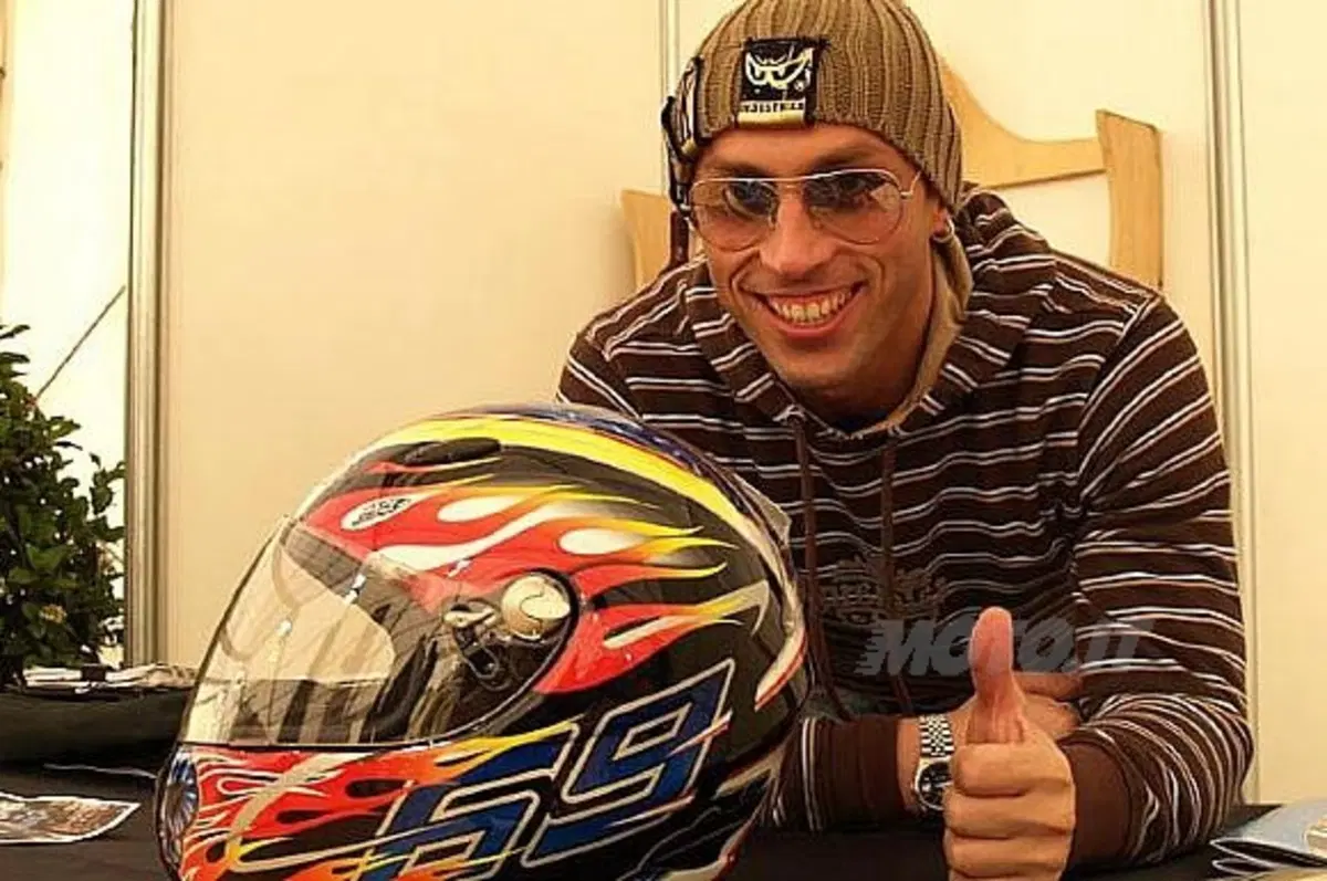 Il team ParkinGo Triumph BE1 Racing e Gianluca Nannelli si separano