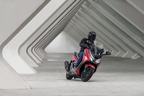 Honda Forza 125 versione 2018 (2)