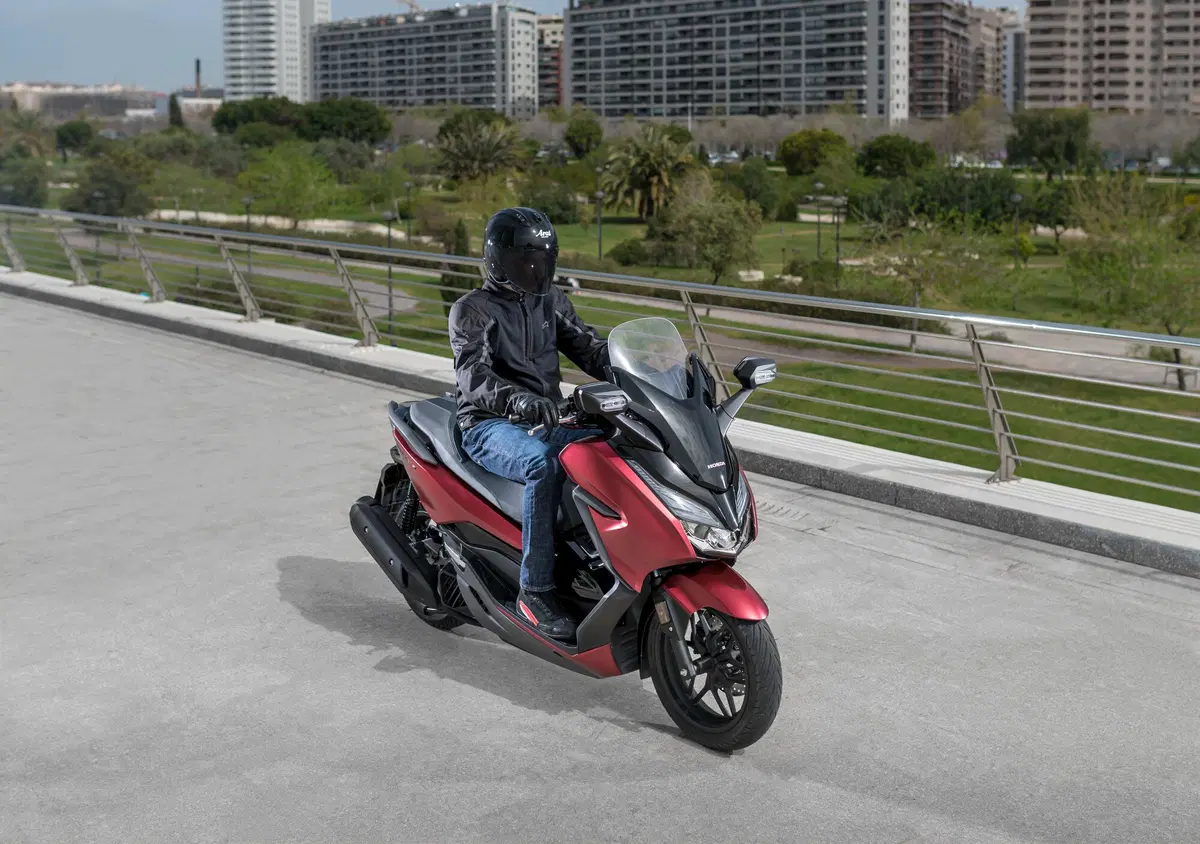 Honda Forza 125 versione 2018 (23)