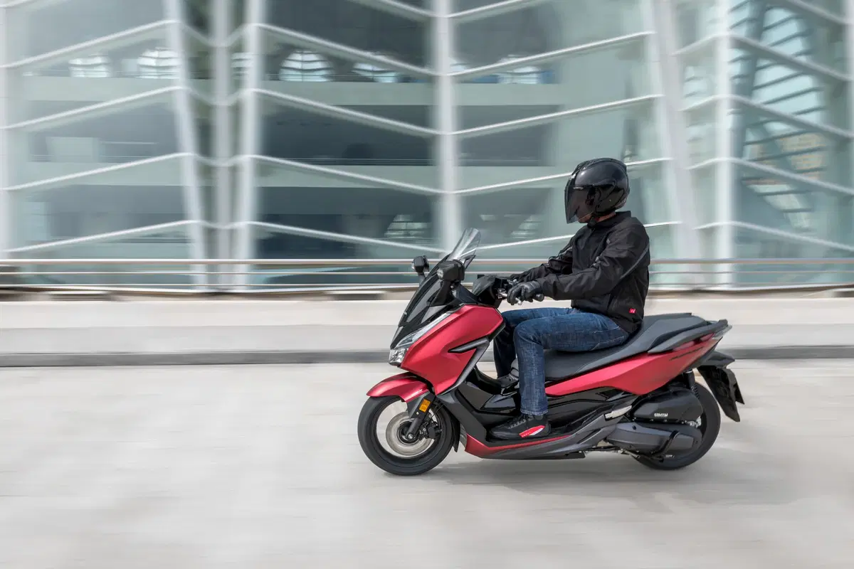 Honda Forza 125 versione 2018 (25)