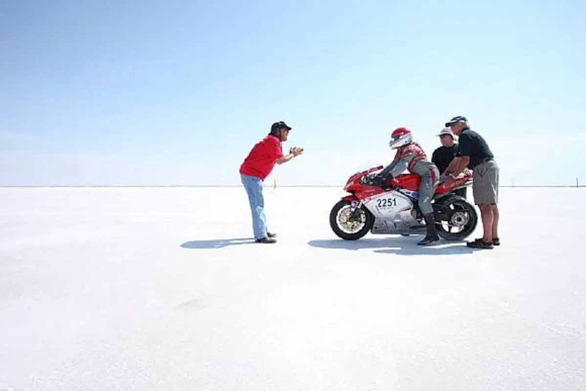 II radiali Diablo su due Triumph Bonneville, conquistano 4 record di velocità   (2)