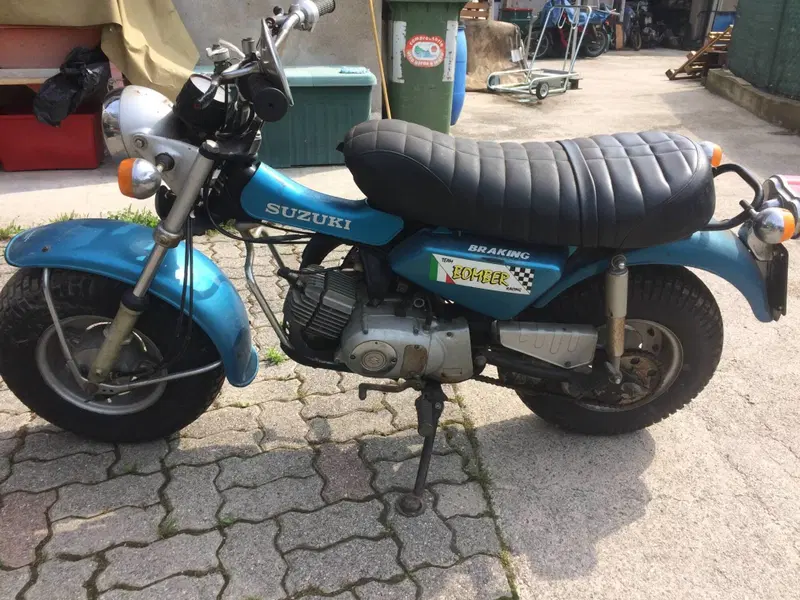 Suzuki RV 90 van van (2)