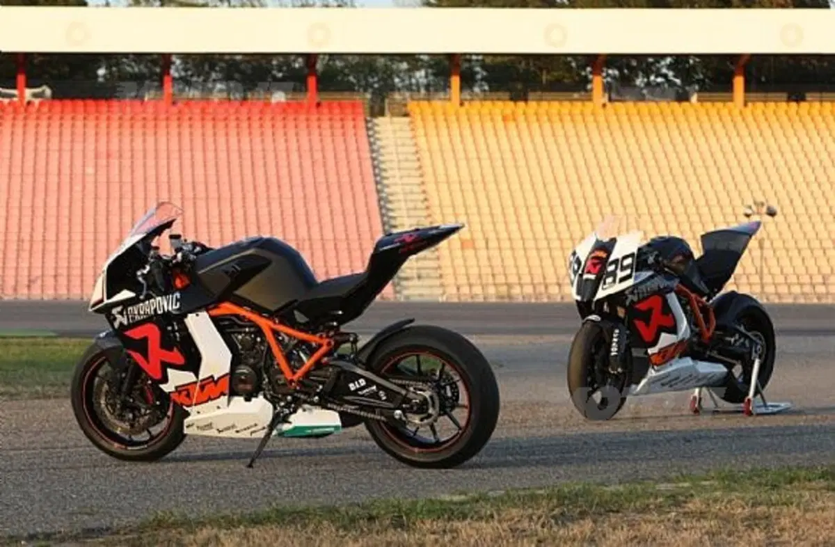 1190 RC8R Akrapovic Race Replica (2)