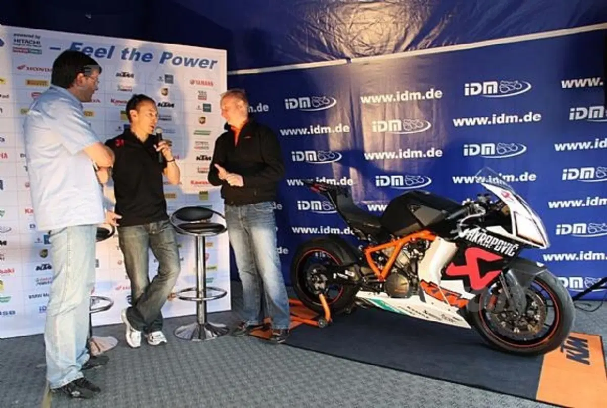 1190 RC8R Akrapovic Race Replica (3)