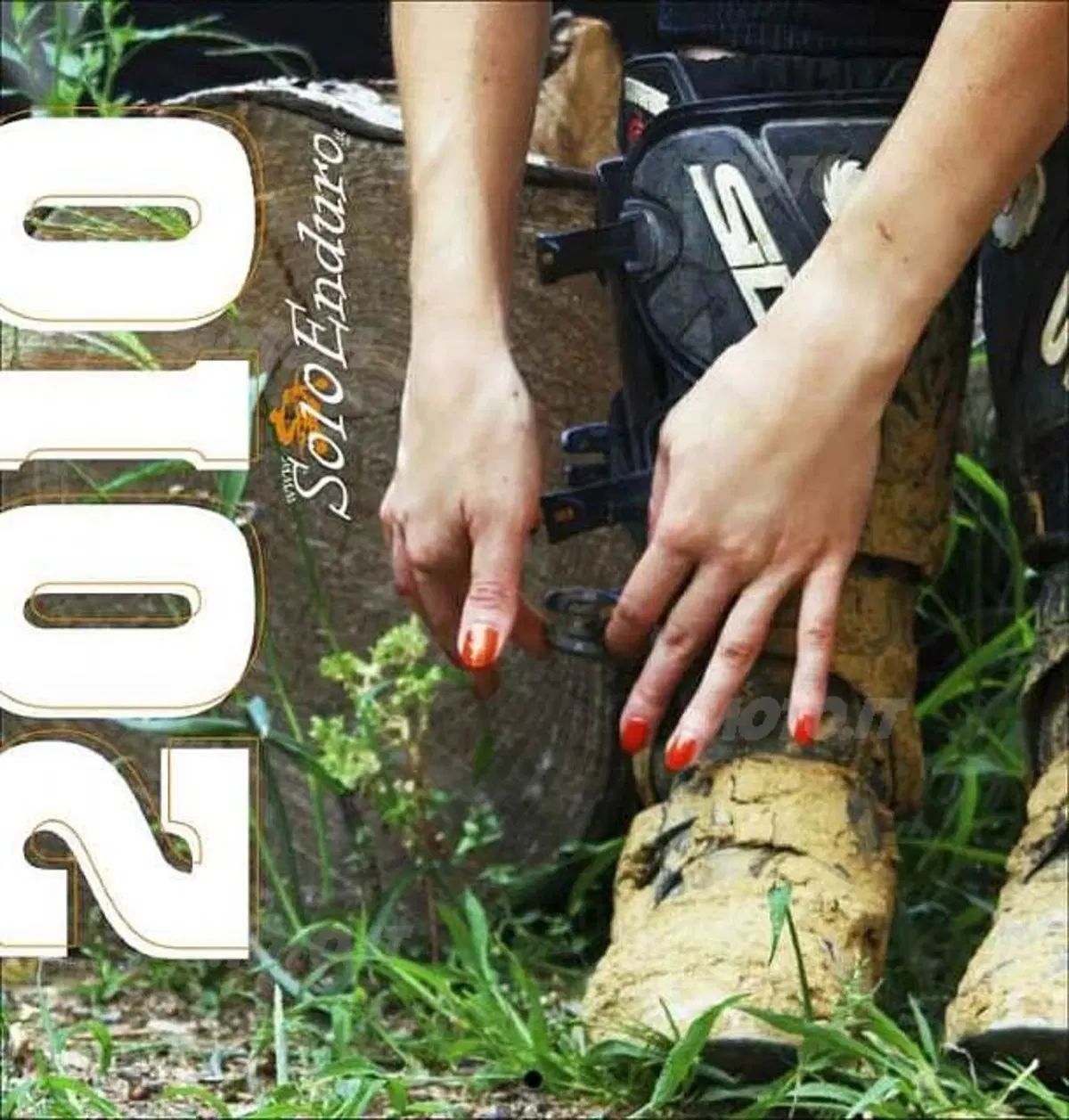 Il Calendario 2010 delle belle di Soloenduro aiuta i bambini.