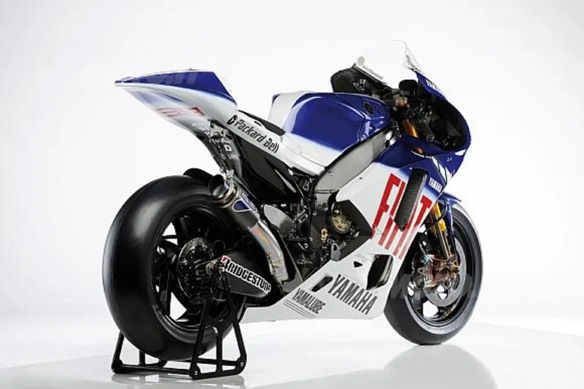 Sabato 3 ottobre 2009 apre al pubblico il reparto corse Yamaha Motor Racing (3)